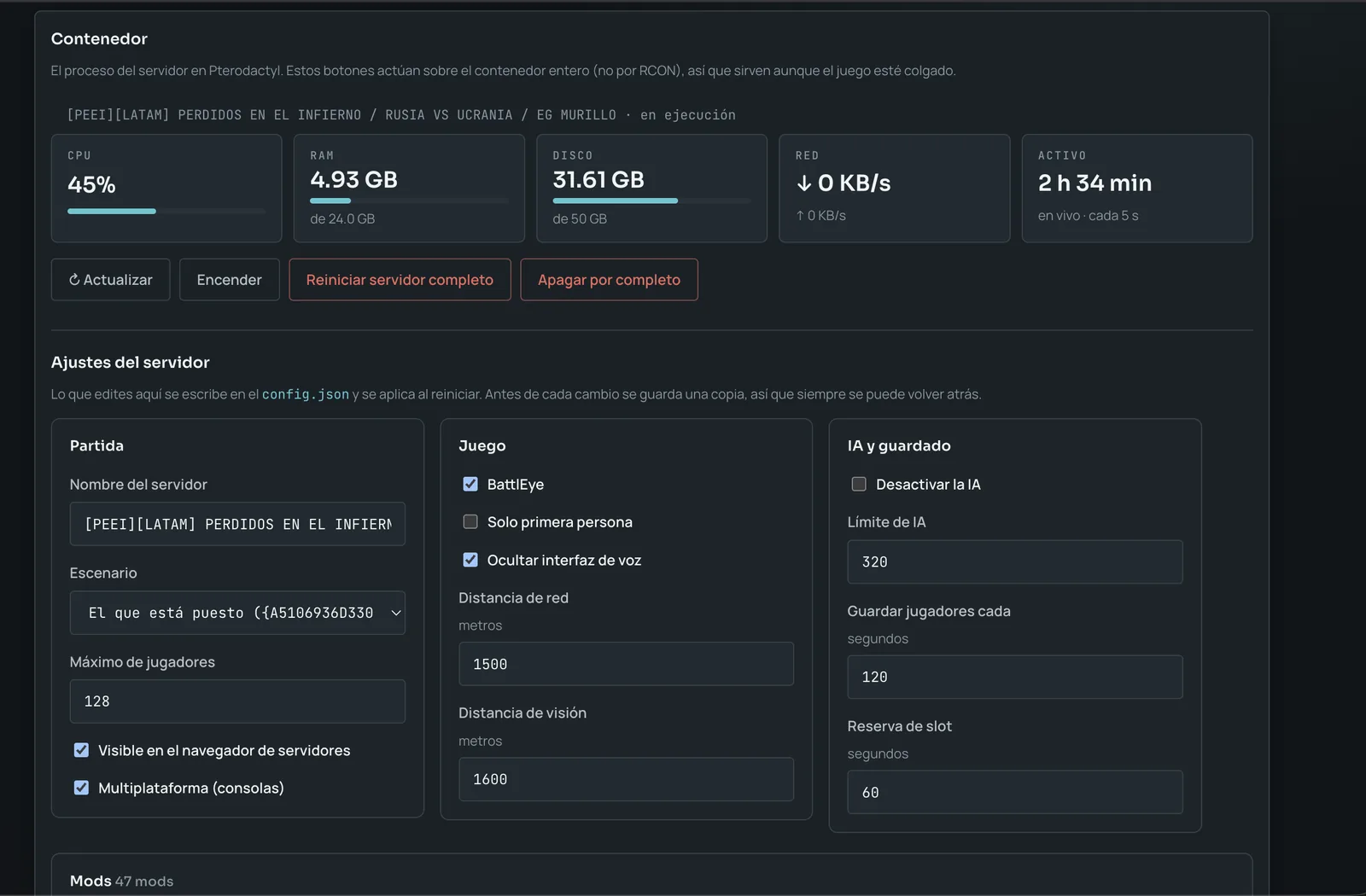 Contenedor en Pterodactyl con CPU, RAM, disco y red, y el formulario de ajustes del servidor de Arma Reforger: nombre, escenario, jugadores, BattlEye, distancias, IA y guardado